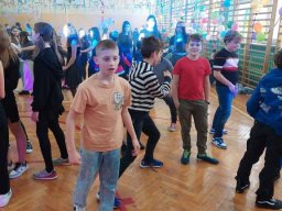 b_1024_768_0_00_images_2023_2024_WYDARZENIA_Choinka_419894642_840370467890903_250217082652441168_n